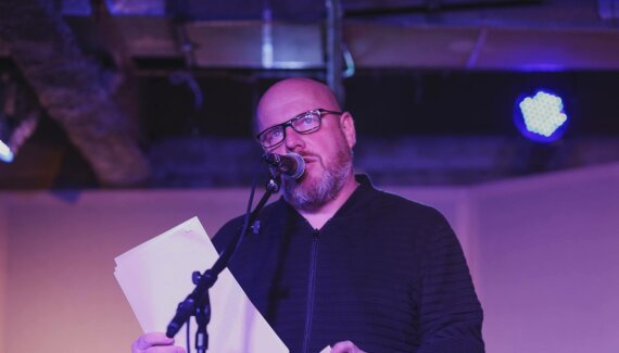 MAČ 2025, 22. den: Sami Tchak & Annie Ferret a Karel Škrabal